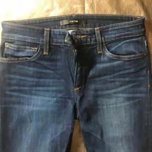 Joe’s Joe’s dark wash, petite bootcut size 27